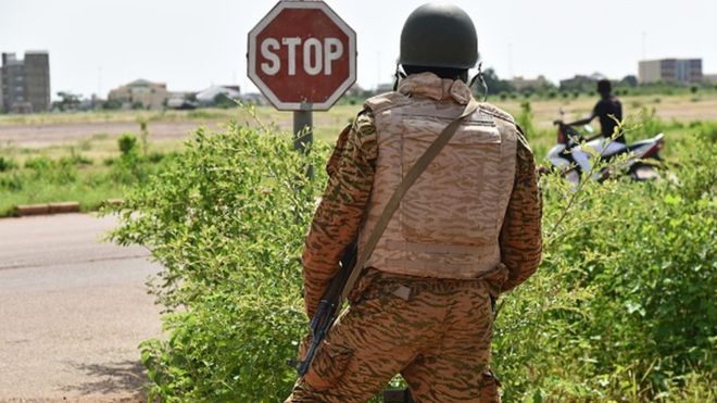 Burkina Faso: l'armée contre une attaque terroriste du GSIM à Gomboro