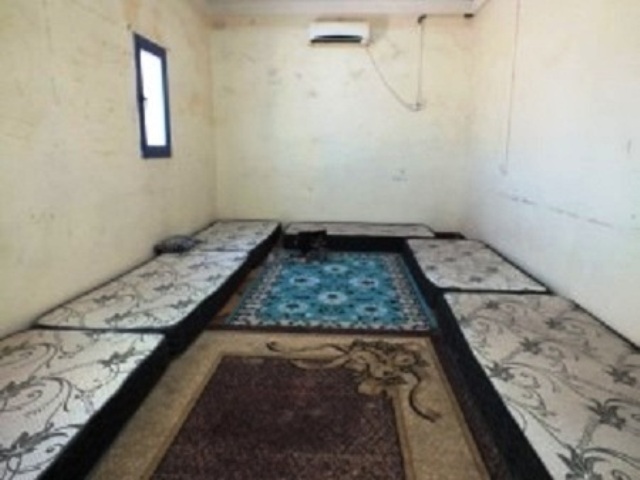 Pandémie du COVID-19 dans les camps de Tindouf : le polisario enferme femmes, enfants et hommes dans des cellules d’isolement des des conditions inhumaines.