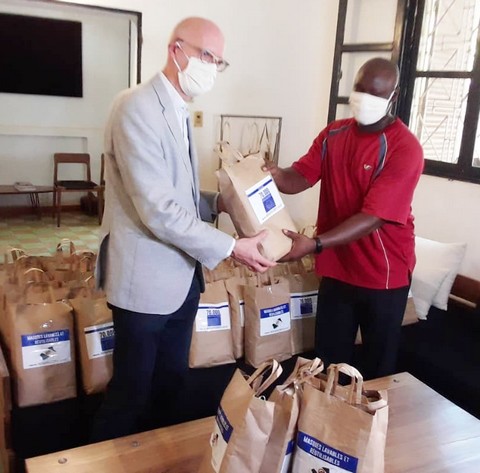 Prévention contre la COVID-19 : L’ambassade de l’Union européenne va bientôt distribuer 70 000 masques lavables et réutilisables en coton 100 % malien