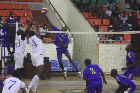 Volley-ball : L’équipe nationale présente ses trophées au Comité National Olympique et Sportif du Mali