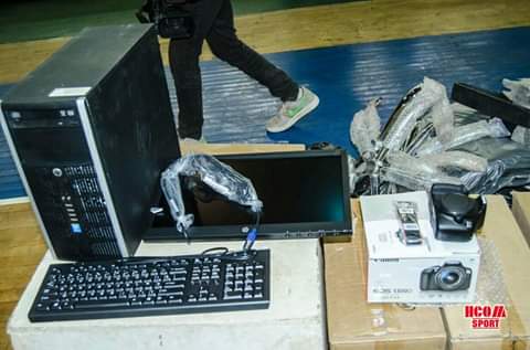 Remise de matériel à la fédération malienne de Basket par la FIBA