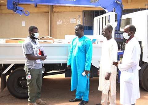 Lutte contre le COVID-19 : Le Comité International de la Croix-Rouge offre un lot d’équipements médicaux au CHU du Point-G