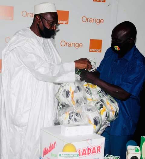 FEMAFOOT : Remise de matériels aux équipes et autres acteurs du football.