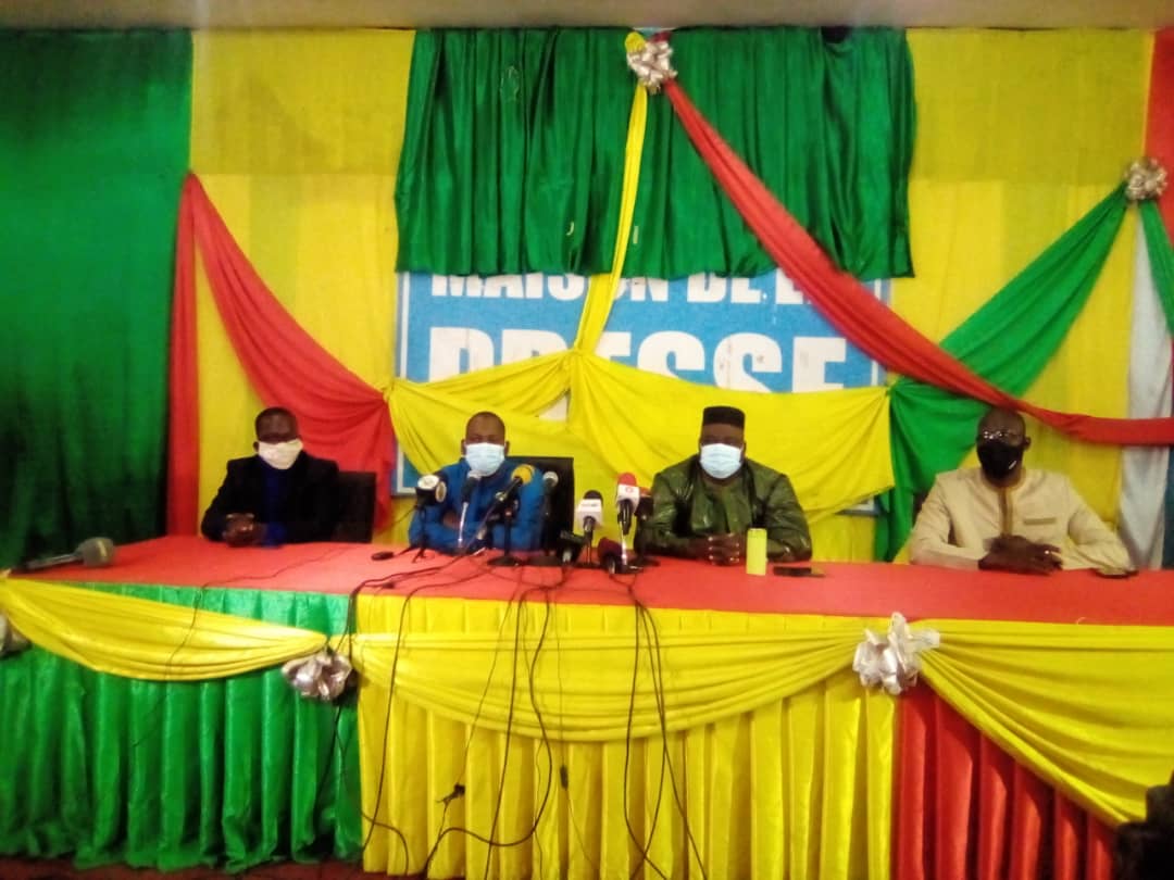 La presse réagit à l’instruction du ministère de l’administration territoriale et de la décentralisation relative à l’application de l’état d’urgence.