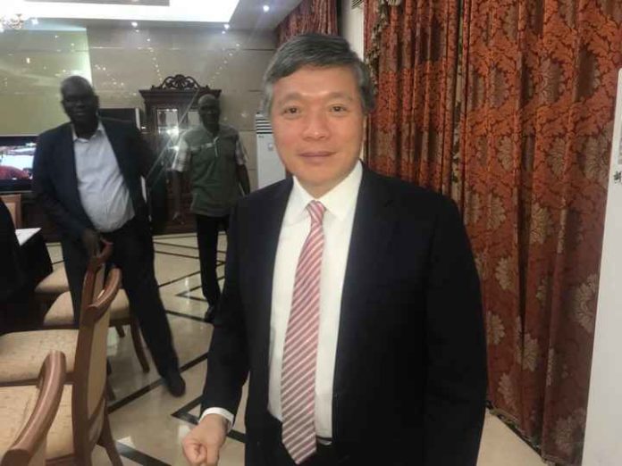 Koulouba : le chef de l’État reçoit l’ambassadeur Zhu Liying en fin de mission