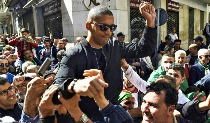 Exploitation outrageuse par les autorités algériennes de la pandémie du COVID-19 pour matraquer les militants du Hirak et des journalistes