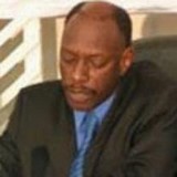 Adam tombe les armes à la main