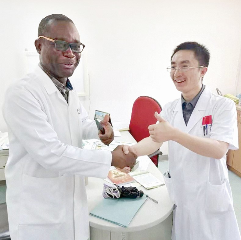 L’aide médicale, un pont de solidarité et de coopération entre la Chine et l’Afrique