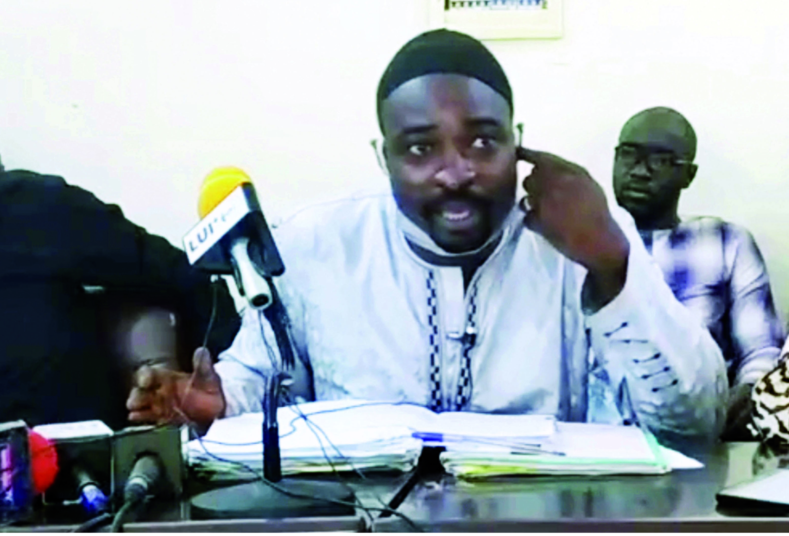 Application de l’article 39 : Les enseignants arrêtent les cours à partir d’aujourd’hui