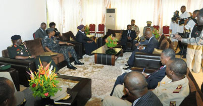 Réunion des chefs d’État-major de la CEDEAO à Abidjan sur le terrorisme: L’heure n’est plus aux longs discours sur l’insécurité au Sahel mais à l’action pour faire changer la peur de camp