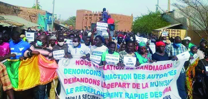Bandiagara : Les populations manifestent contre l’insécurité