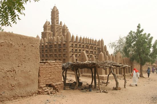 Bandiagara : Deux villageois tués, plusieurs blessés dans une attaque à Djombo Djenenké