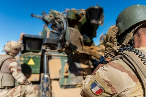 Mali: six soldats français blessés par un véhicule-suicide