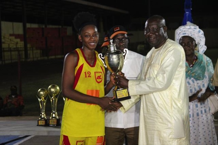 Fédération malienne de basket-ball : Assétou Traoré dite Mami (Djoliba AC) et Binké Diarouma (AS Police) sacrés Reine et Roi