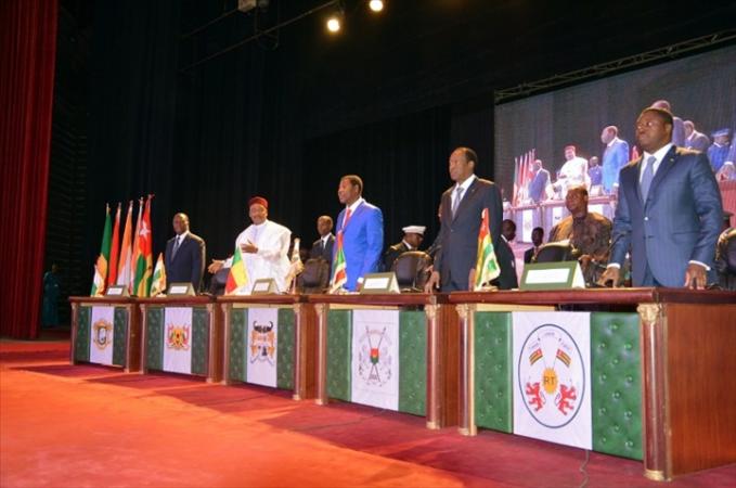 S.E.M. Alassane Ouattara s’unit aux côtés des chefs d’Etats africains pour signer la Déclaration d’Abidjan