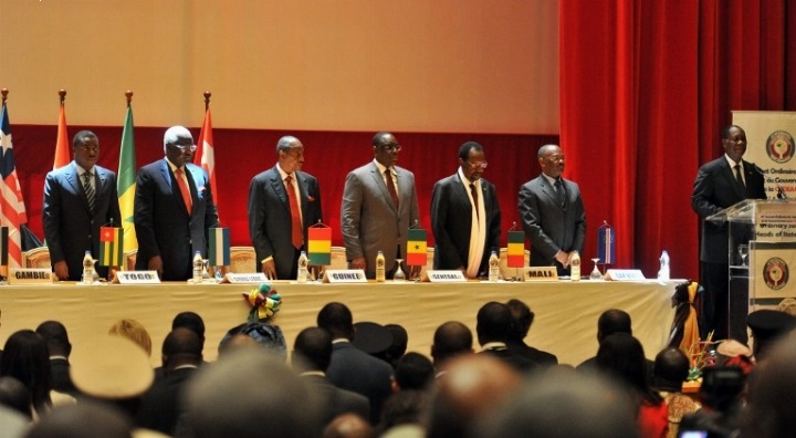 Nouvelles sanctions contre le Mali : Ousmane Sonko détruit la Cedeao