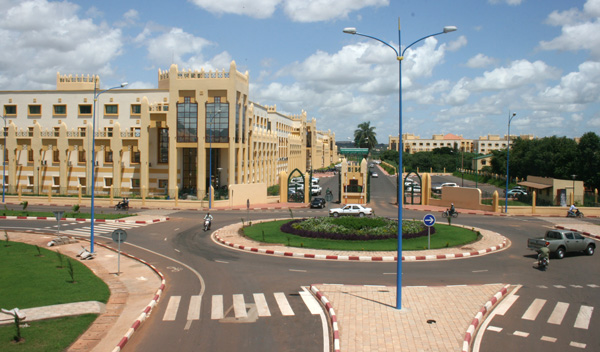 Renforcement des militaires dans le gouvernement : Assimi a-t-il piégé le M5-RFP ?