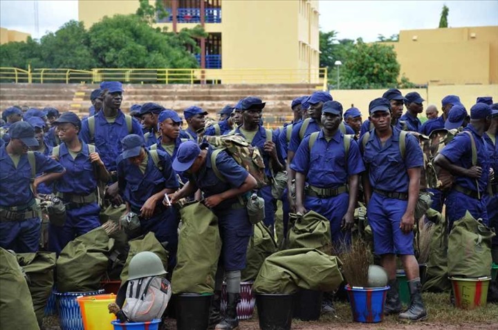 Convocation du reliquat de la 3e cohorte pour la formation militaire : Les nouvelles recrues de l’enseignement supérieur dénoncent la violation des textes
