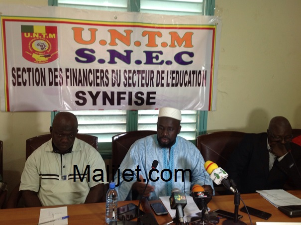 Crise scolaire : Le BEN-SNEC, à la case de départ, décide de reprendre les cours