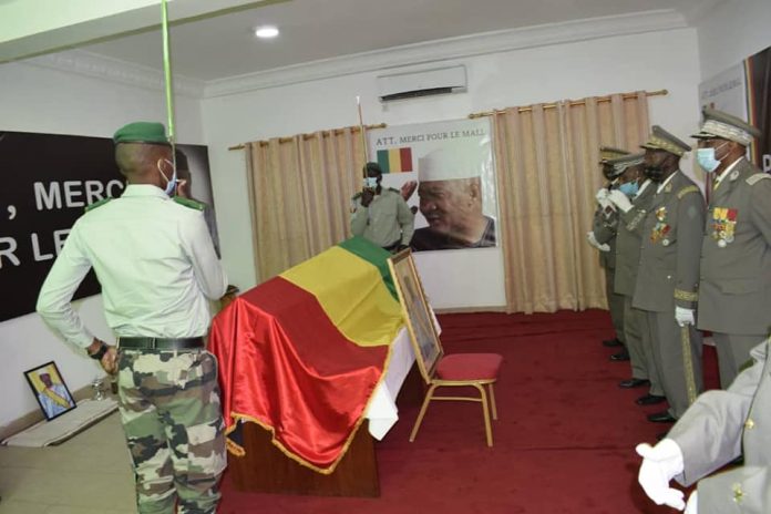 Le Mali tout entier pleure l’un de ses dignes fils : ATT, le soldat de la démocratie et le bâtisseur a tiré sa révérence