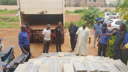 Lutte contre le trafic de drogue et produits assimilés : 561 briques d’herbes de cannabis saisies par le Commissariat de Kalabancoro