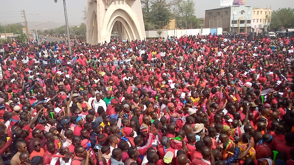 Le bras de fer continue entre les enseignants grévistes et le gouvernement : Les enseignants attaquent la lettre du Premier ministre relative aux retenues de leurs salaires devant la Cour Suprême