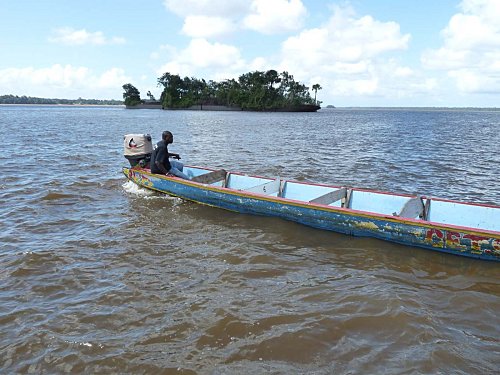 Les Bozos, des pêcheurs nomades en voie de sédentarisation