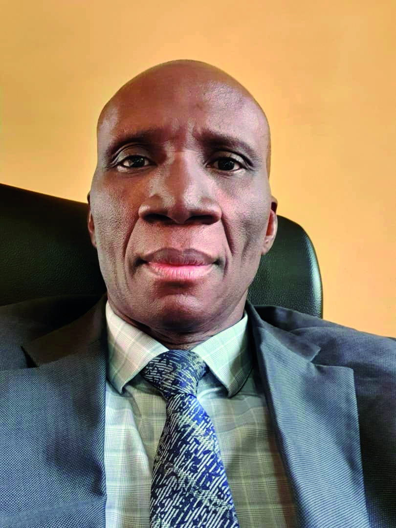 Dr Brahima FOMBA, constitutionnaliste : « Le Décret pris aux membres du CNT est irrégulier qui foule au pied la Charte et le Décret de répartition des membres de cet organe»