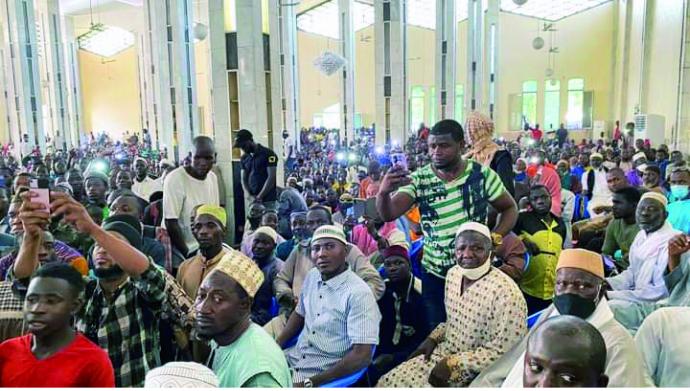 Caricature: 5.000 fidèles exigent des excuses d’Emmanuel Macron