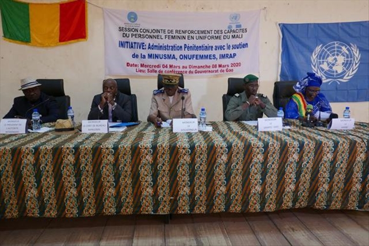 Une soixantaine de femmes en uniforme se réunissent pour une meilleure synergie d’action