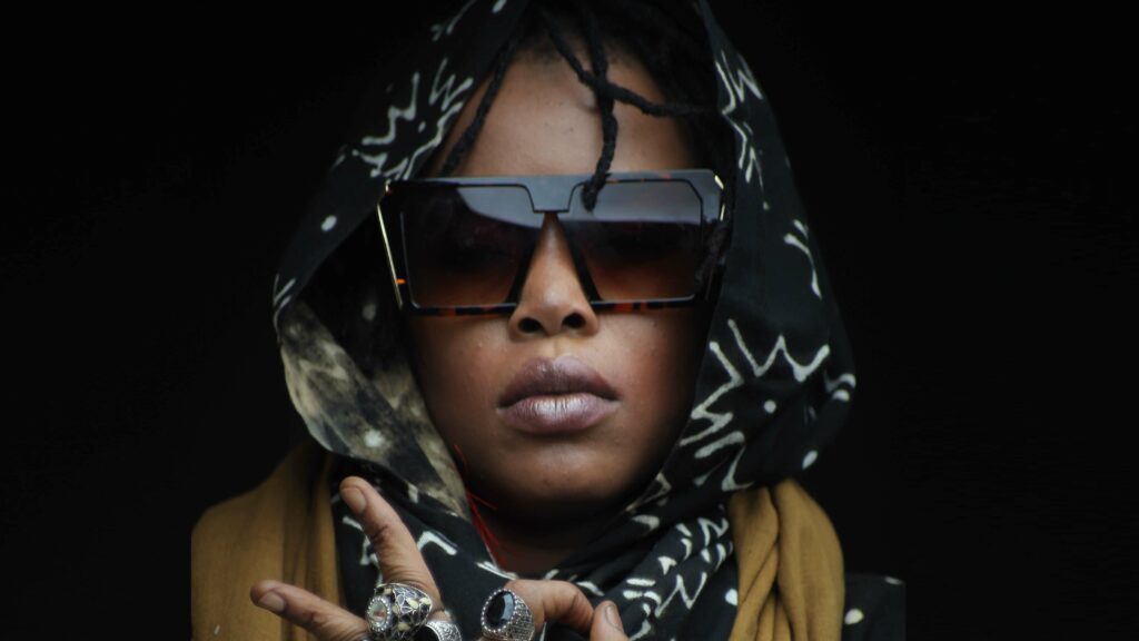 Ami Yèrèwolo, la voix engagée du hip-hop malien résonne dans la galaxie Netflix