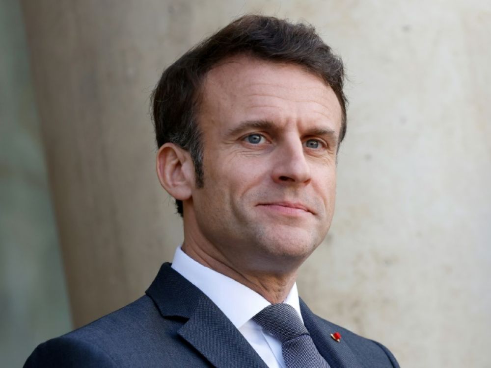 A vos plumes : La France entre duplicité et vaine arrogance en Afrique