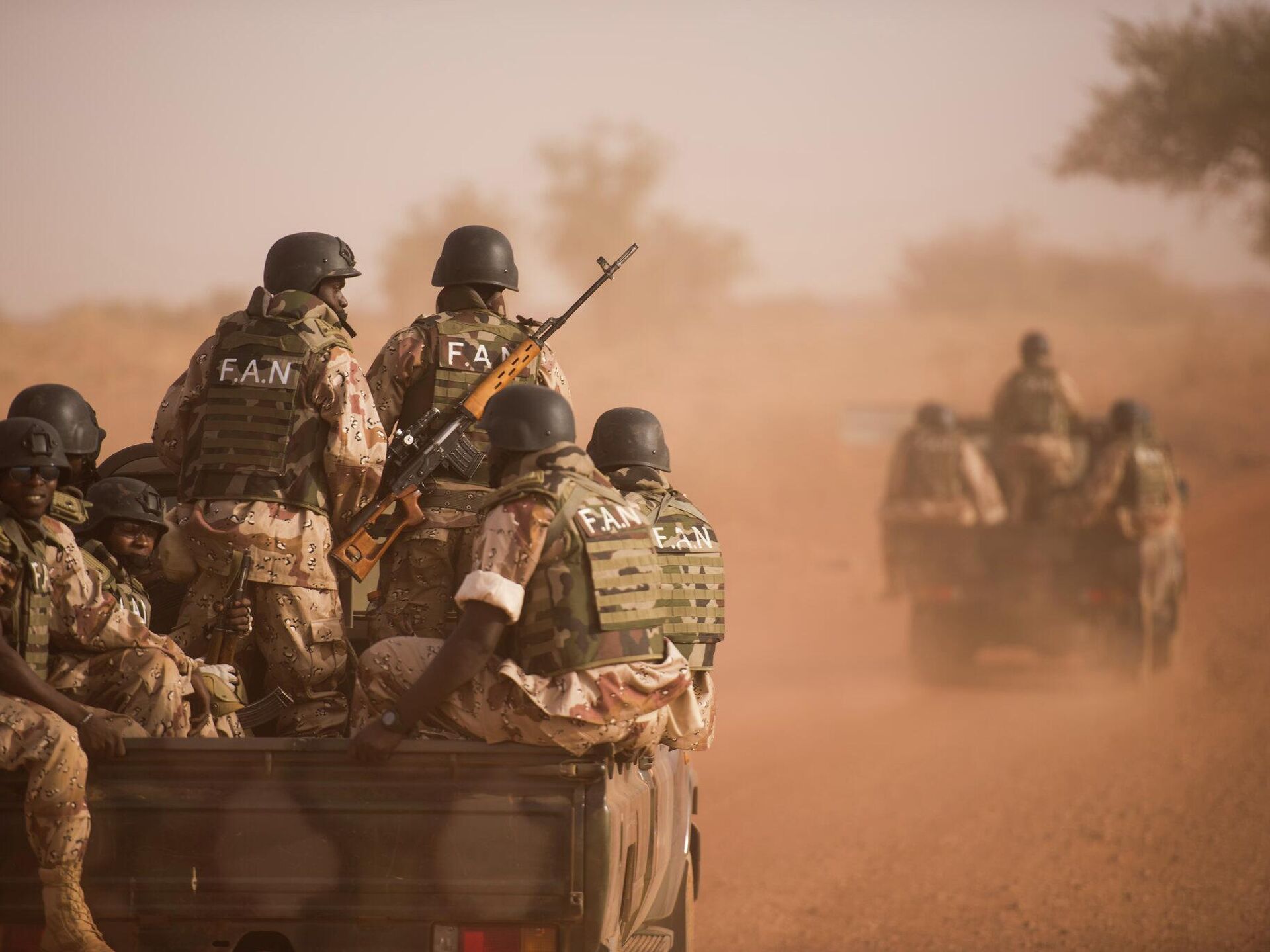 Niger : une centaine de terroristes neutralisés et douze soldats tués dans une attaque près de la frontière malienne