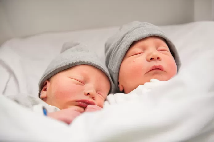 Une Australienne tombe enceinte deux fois en moins de trois semaines: “Des bébés miracles”