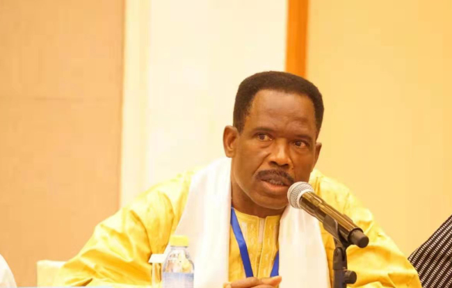 Chine-Afrique: L’Abeille chez les Fourmis : Hommage au Professeur Yoro Diallo