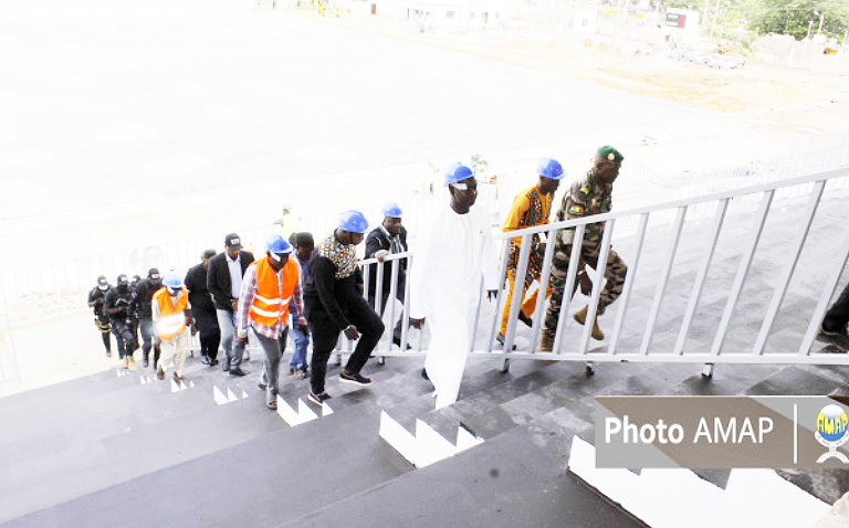 « Les travaux du Stade Omnisports Modibo Keïta ont accusé du retard », a déclaré le ministre FOMBA lors de sa visite.