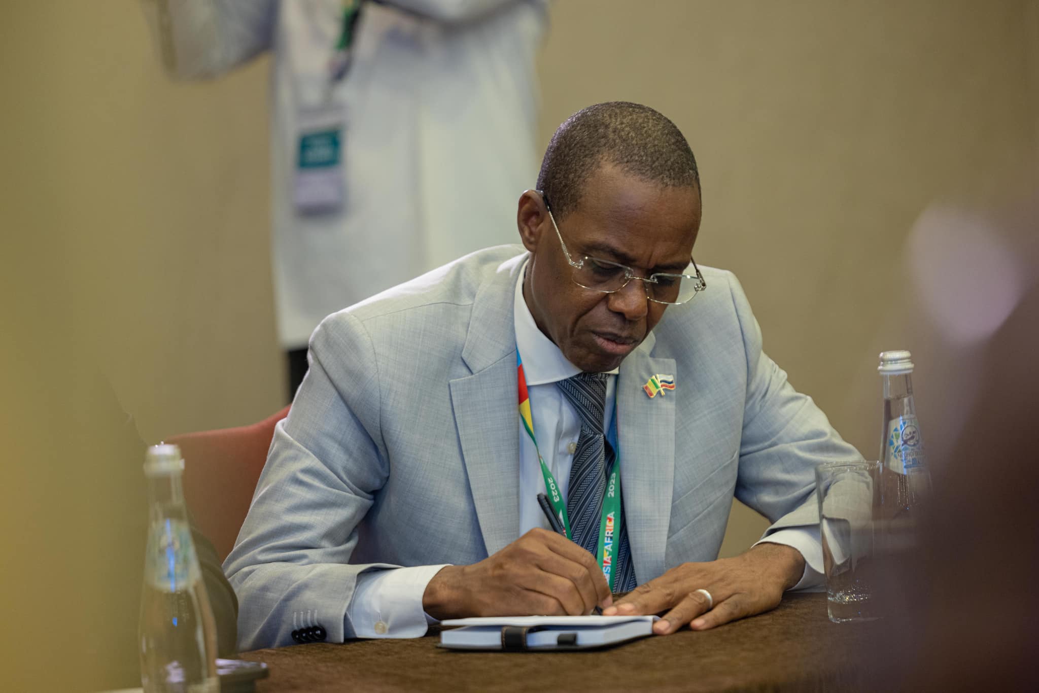 La Russie va offrir gratuitement une école et des bourses aux étudiants au Mali