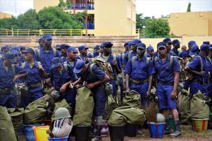 Enrôlement dans l’Armée : La jeunesse entre la recherche d’emploi et le patriotisme