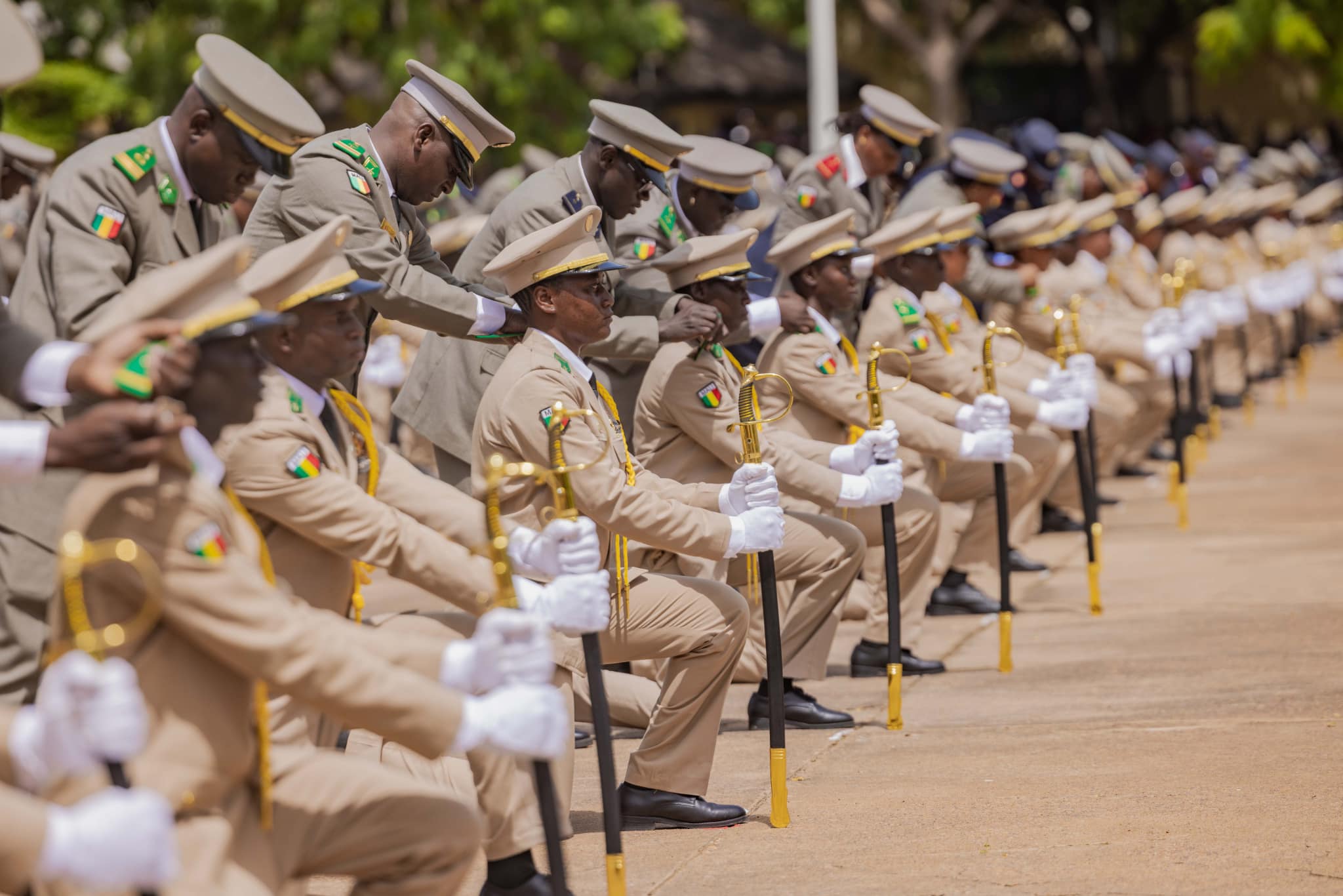 Notre fierté est notre armée, respect et considération à l'armée malienne.