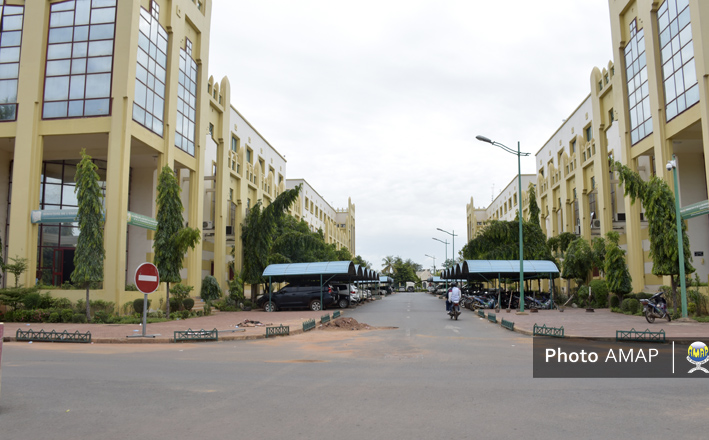 Pour des raisons de sécurité à la cite administrative : Les voitures immobilisées, remorquées