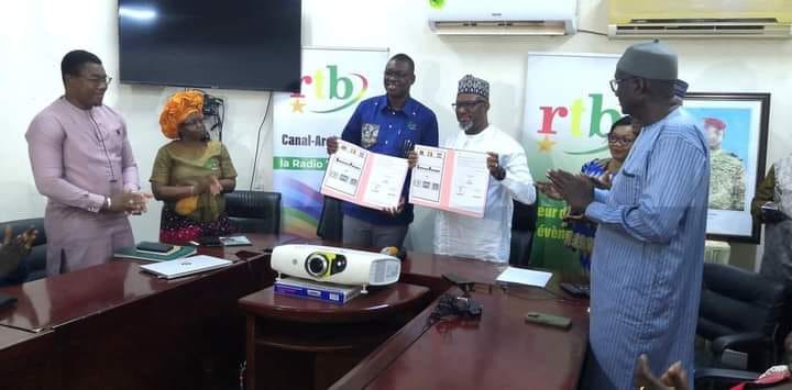 Convention des télévisions publiques du Burkina, du Niger et du Mali sur la Communication de guerre : Le Mali dignement représenté par le DG de l’ORTM !