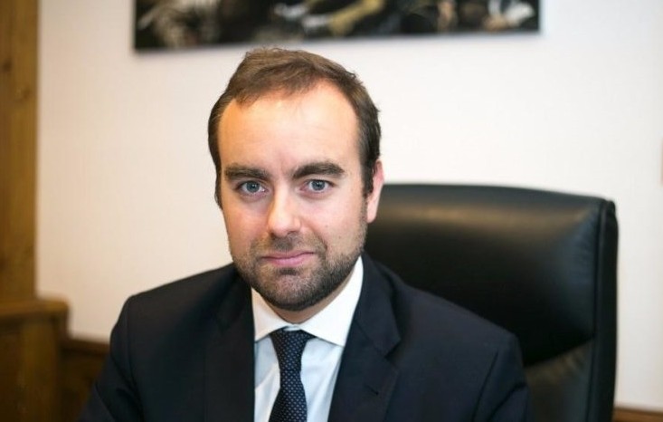 Les on dit et non-dits : Propos biscornus’’ de Lecornu