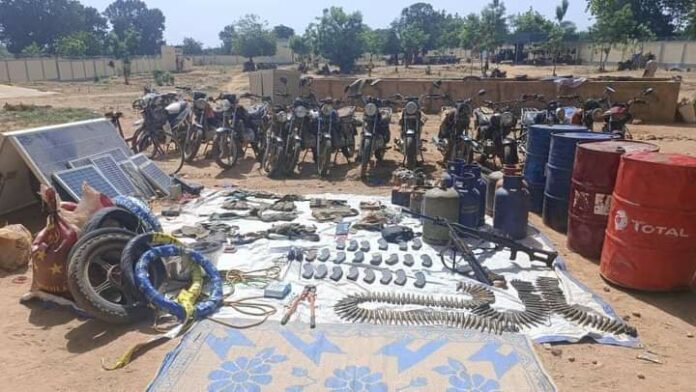 Burkina : Plusieurs terroristes tués et du matériel récupéré dans des assauts de l’armée