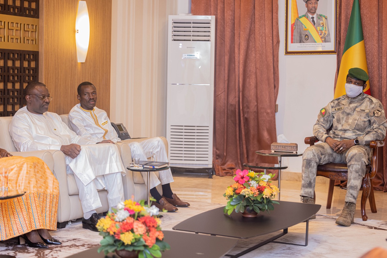 Le Président GOÏTA discute de la sécurité climatique avec une délégation ministérielle des pays du Sahel 