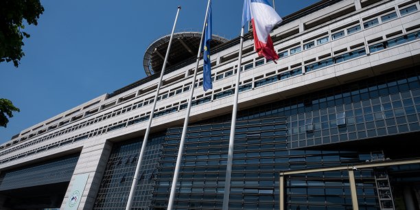 Dette : à une semaine de la note de S&P, les dépenses publiques de la France sont jugées « excessives » par Bruxelles