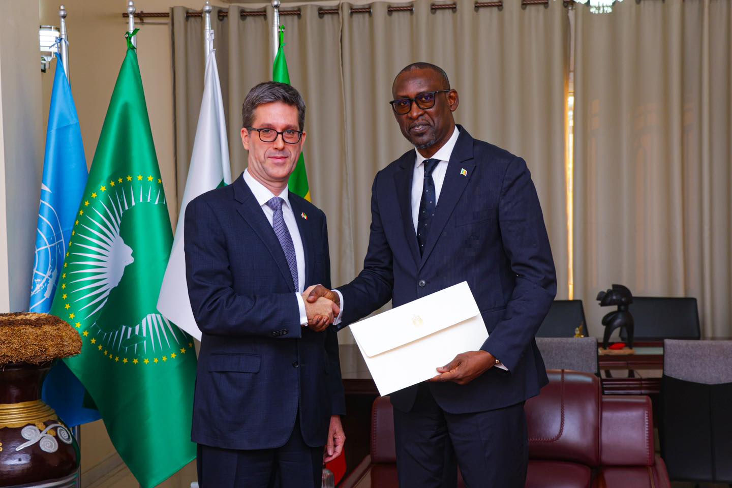 Bamako : L’ambassadeur du Canada au Mali reçu par le ministre Diop