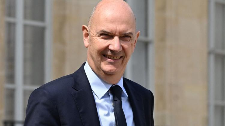 Immigration :  la France aura besoin de «100.000 à 200.000 étrangers dans les dix ans à venir», selon le ministre de l’Industrie Roland Lescure