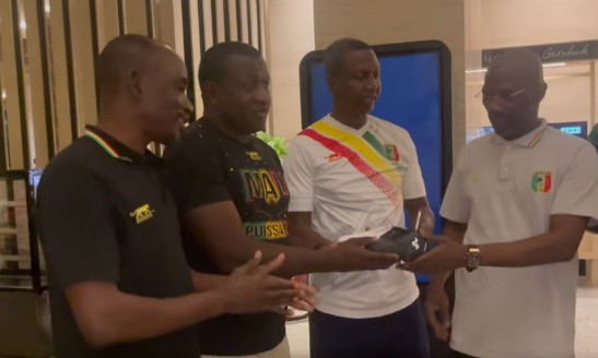 Mondiale U 17 Indonésie : Seydou DIAKITE a remis 23 paires de crampons aux Aiglonnets !