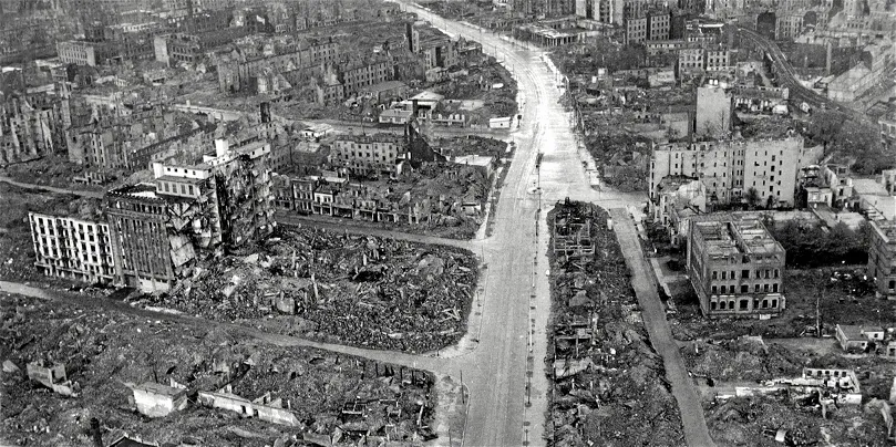 Quand un reporteur américain se retrouve sous les bombes des Alliés dans l’Allemagne nazie
