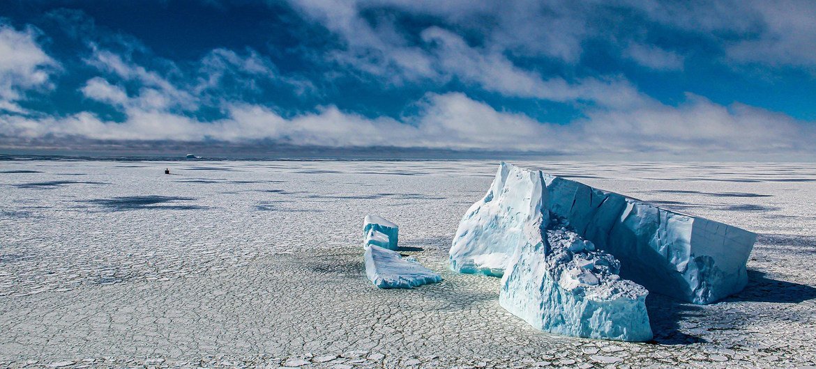 A la veille de la COP28, le chef de l’ONU prévient du « mortel point de bascule » d’une fonte des pôles